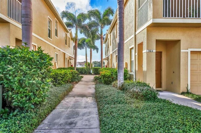 Building Photo - 3416 Parkridge Cir