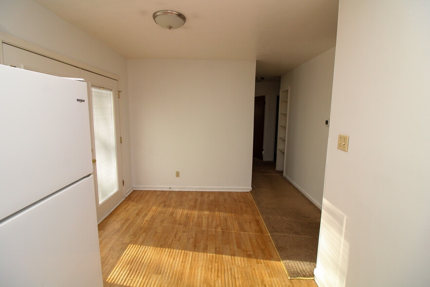 Building Photo - 228 Aurora Dr