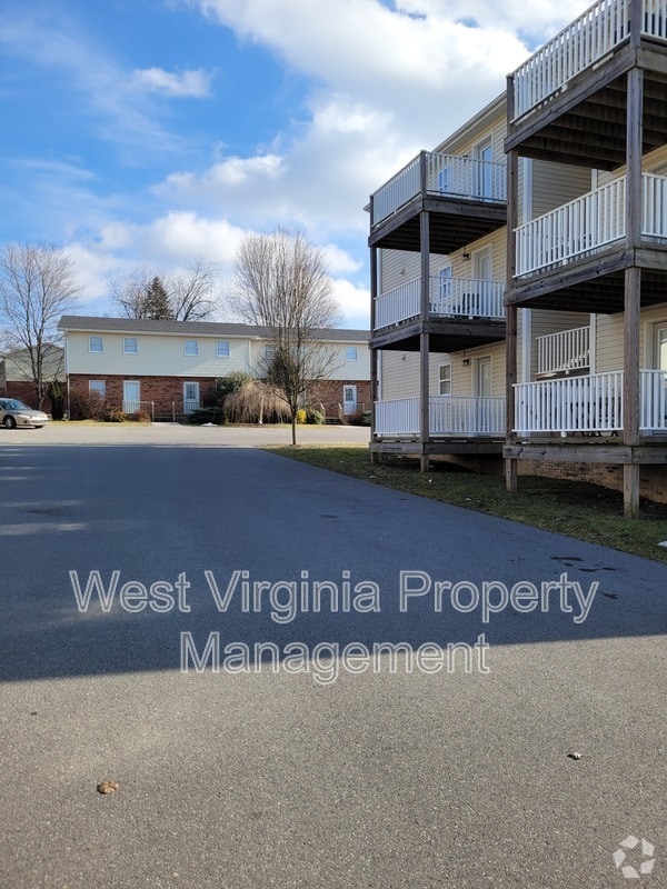 Building Photo - Woodland Acres