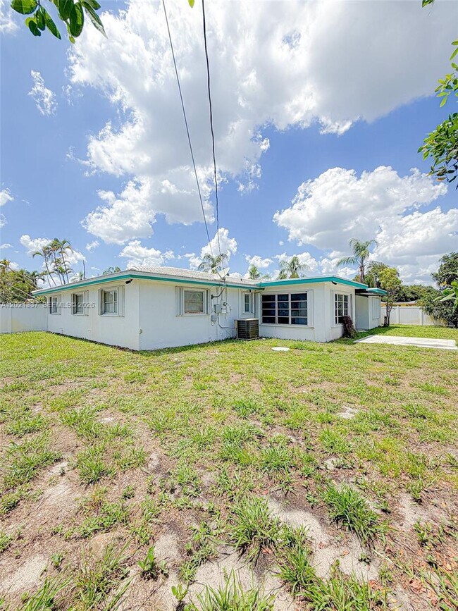 Building Photo - 1650 NW 26th Terrace