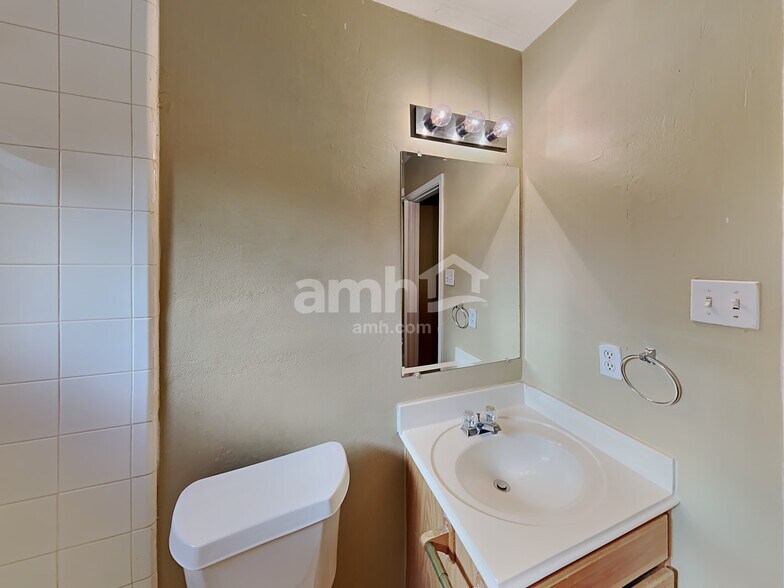 Building Photo - 29010 Ashbrook Ln