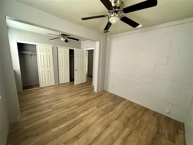 Building Photo - 649 NE Waldo Rd