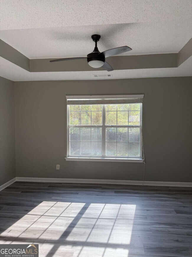 Building Photo - 2324 Coach Way