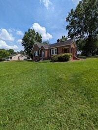 Building Photo - 3BD/1BA Unit with Basement in Hickory