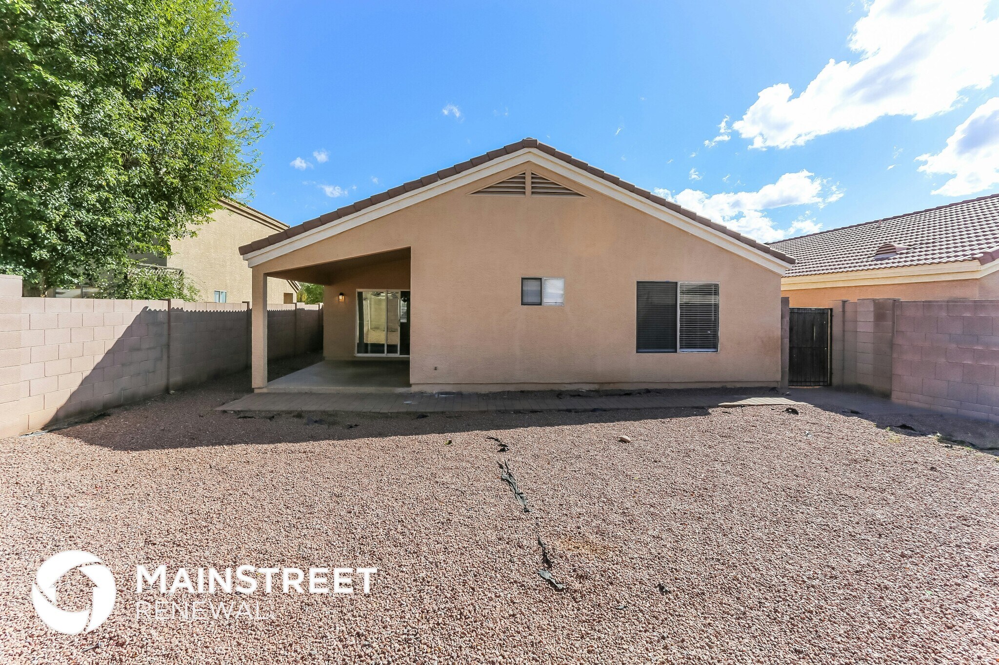 Building Photo - 9016 W Pinchot Ave