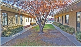 Building Photo - 1495 Balsam