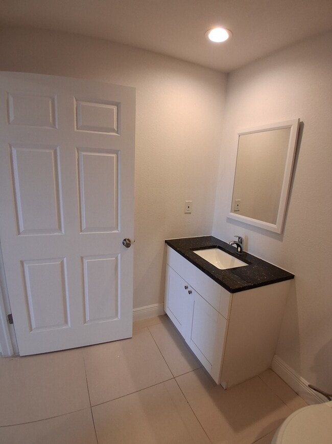 Building Photo - 9007 Meadow Cir