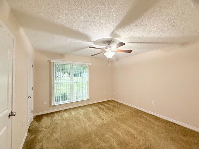 Building Photo - Spacious 3-Bedroom Home - Large Lot