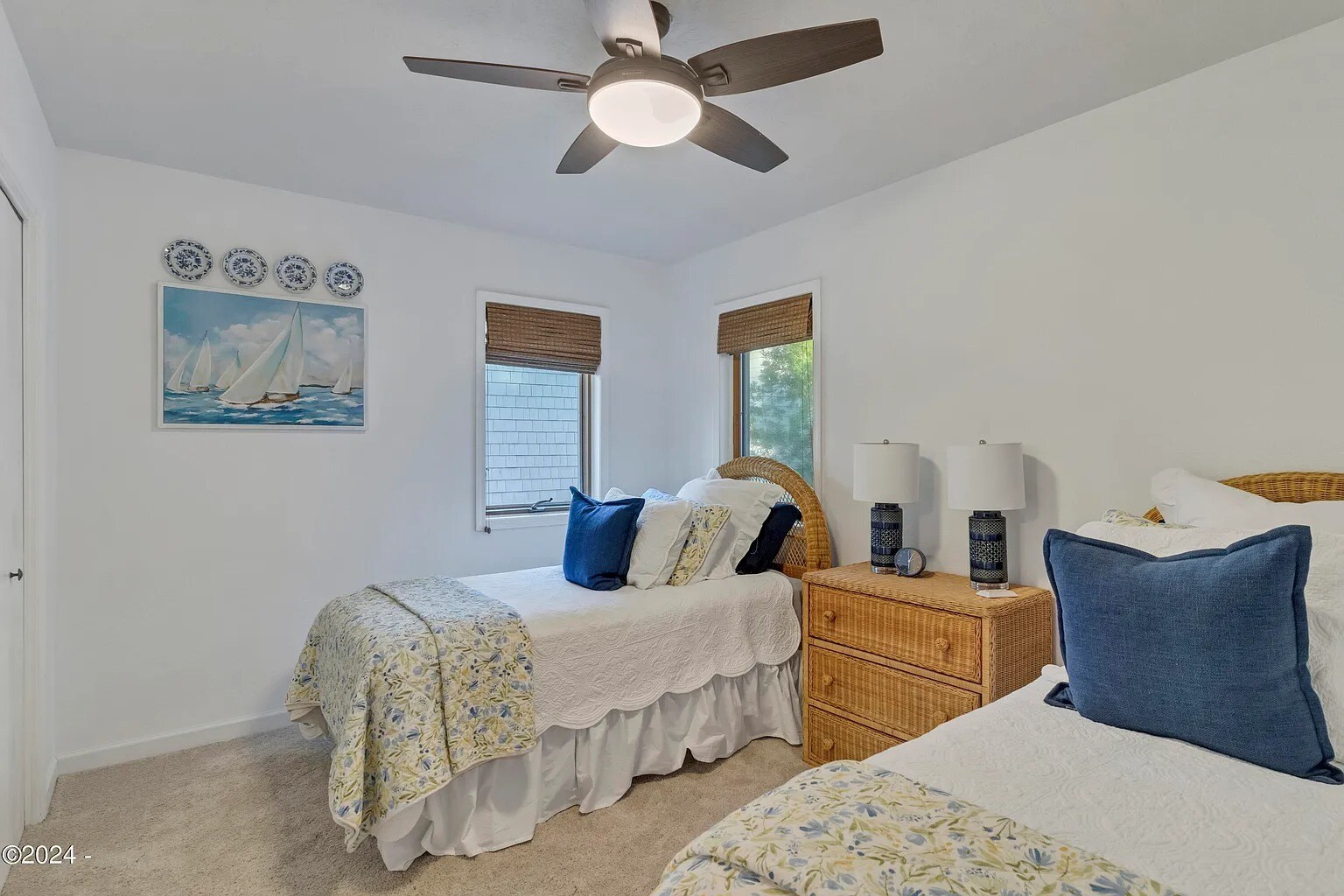 Upstairs small bedroom - 335 SW Midden Reach