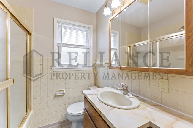 Building Photo - 1719 S Woodlawn St