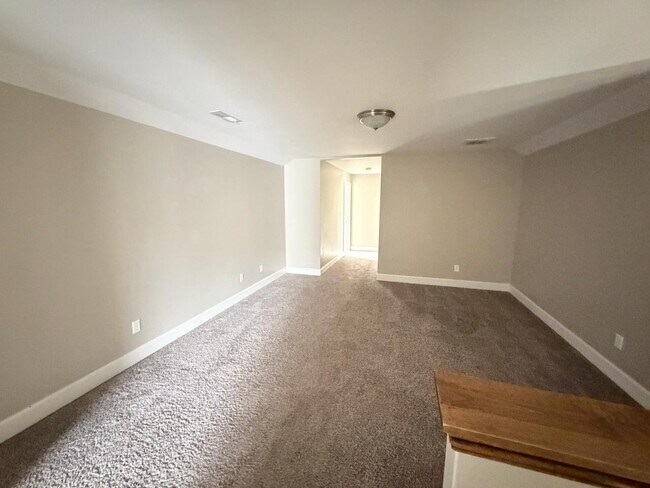 Building Photo - 783 Meadow Side Dr