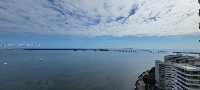 Building Photo - 1331 Brickell Bay Dr