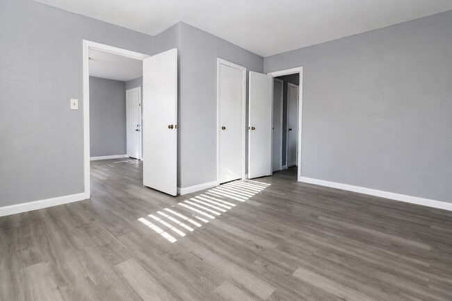 Building Photo - 122 W Avenue A