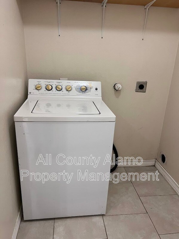 Building Photo - 8133 Morning Grove