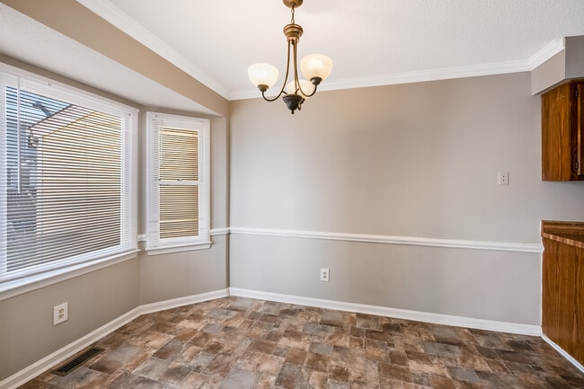 Building Photo - 2039 Trexler Ct