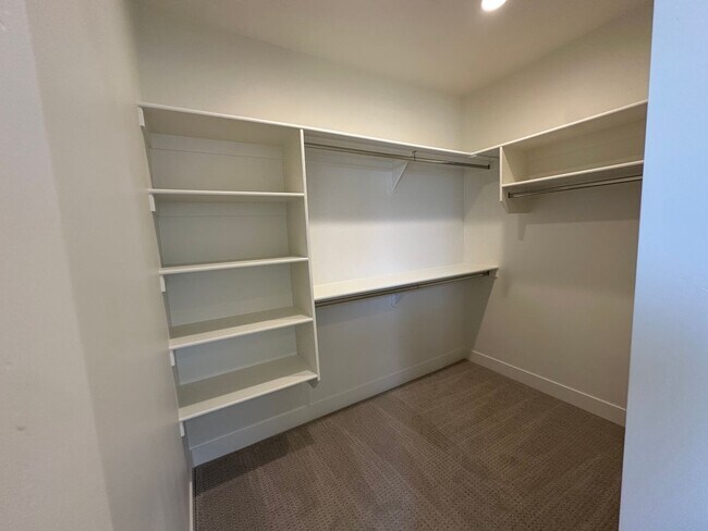 Building Photo - Desert Horizon!! BEAUTIFUL BRAND NEW 4 bed...