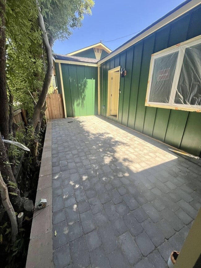 Building Photo - Brand New 2 bed/2 bath ADU