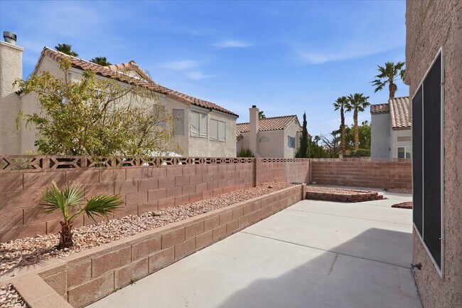 Building Photo - 2408 Sage Pointe Cir