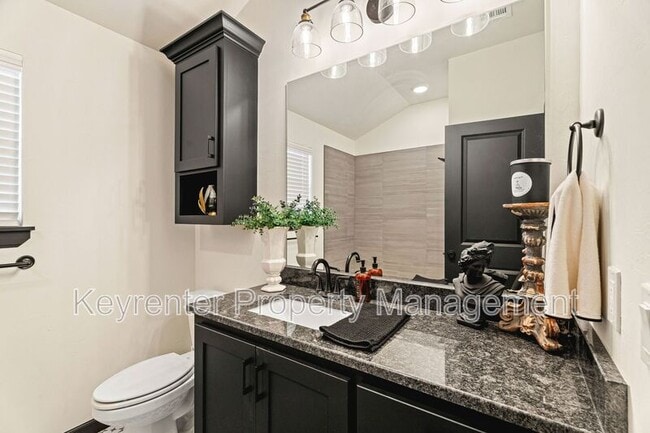 Building Photo - 2805 Crystal Creek Dr