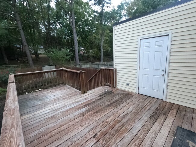 Building Photo - 2611 Chancer Dr