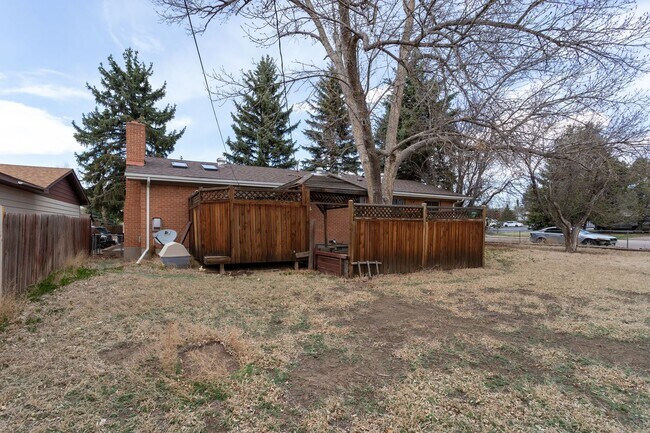 Building Photo - Single Family Rancher in Garden Ranch