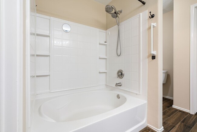 Building Photo - 26 S Vesper Bend Cir