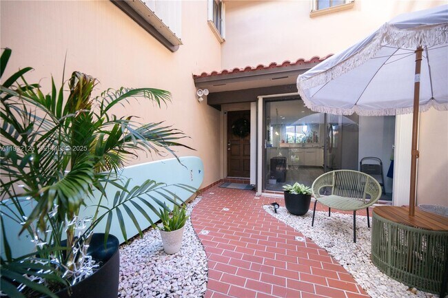 Building Photo - 3322 Torremolinos Ave