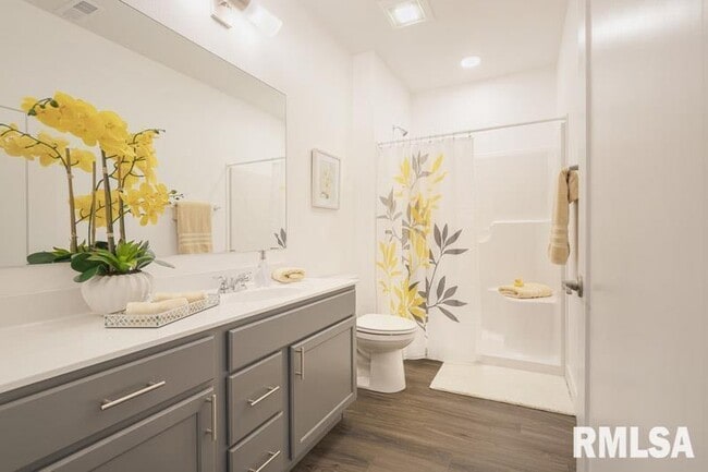 Building Photo - 801 Bend Blvd