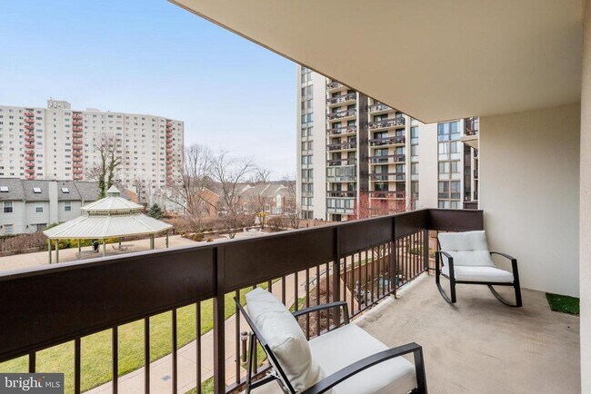 Building Photo - 5300 Holmes Run Pkwy