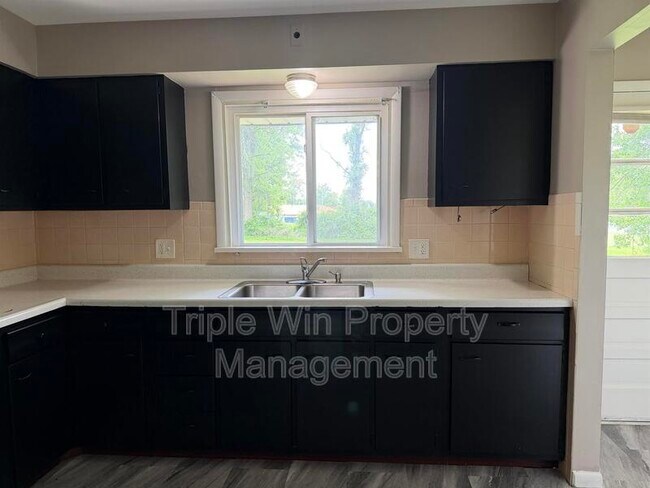 Building Photo - 1664 Talisman Ln