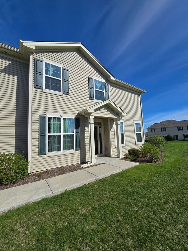 Building Photo - 1123 Hawk Hollow Dr