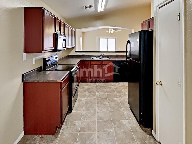 Building Photo - 5882 S 237th Ln
