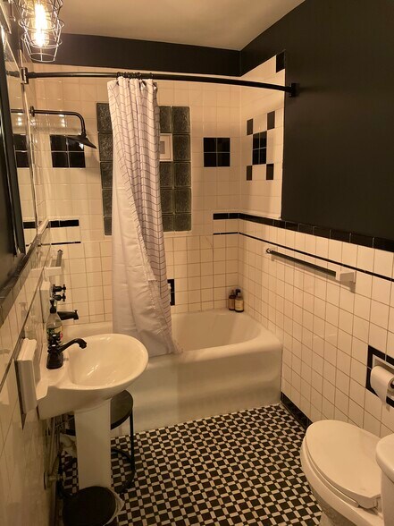 Building Photo - 3710 Ruskin Pl