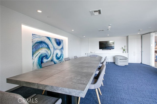 Building Photo - 525 E Seaside Way