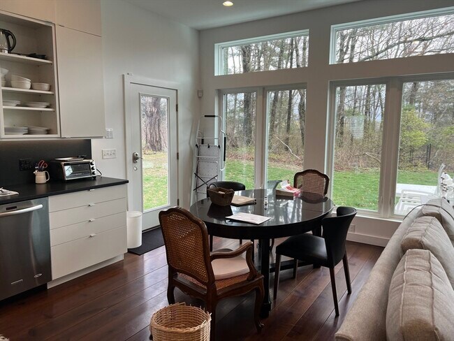 Building Photo - 25 Sturges Rd