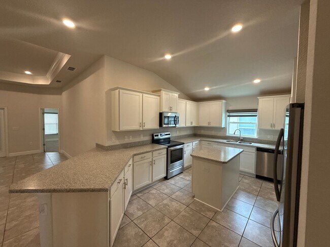 Building Photo - Truly Stunning 4-bedroom, 3-bathroom, 2 car garage in the beautiful new community of Villimar