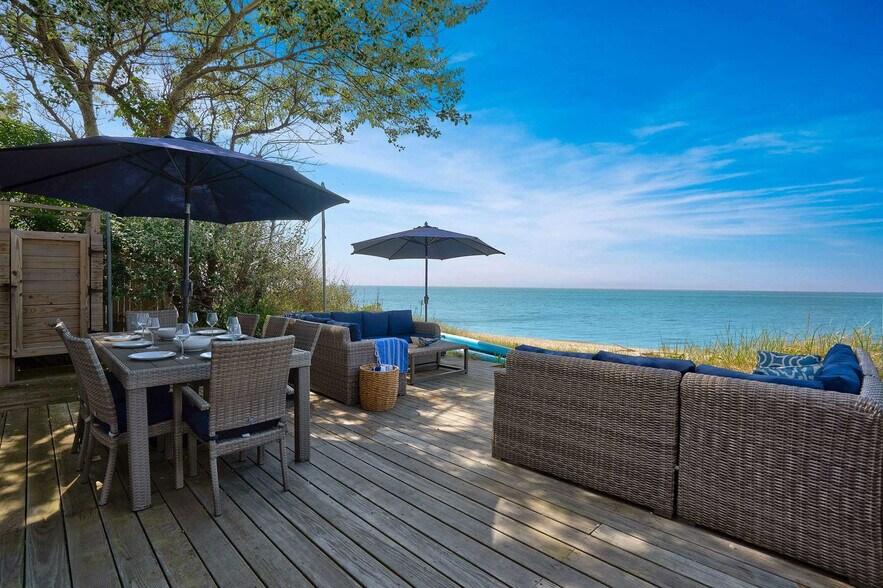 Building Photo - 212 Creek Rd