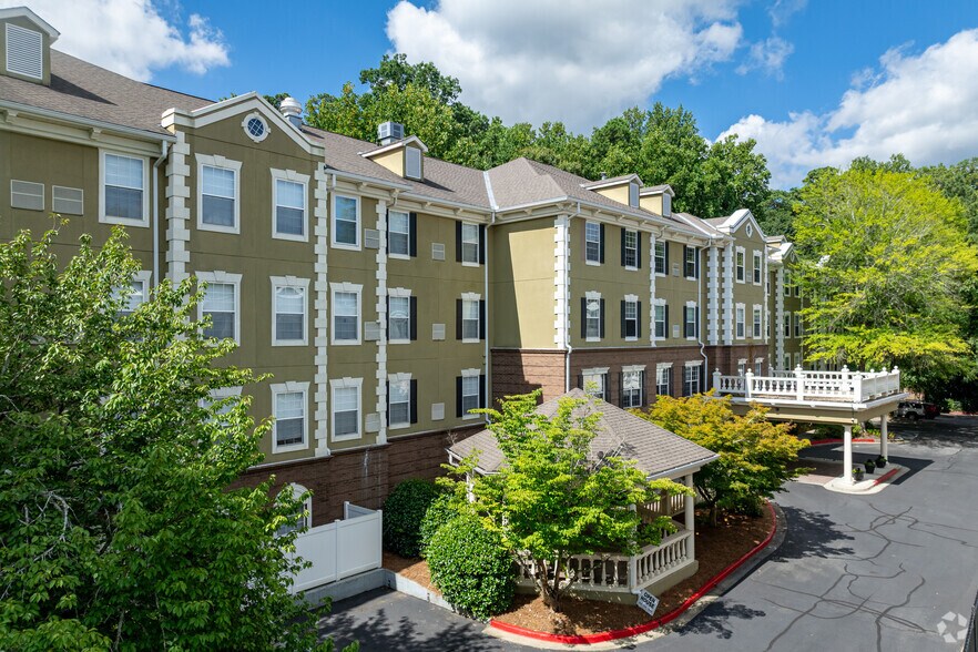 Building Photo - Buckhead Flats