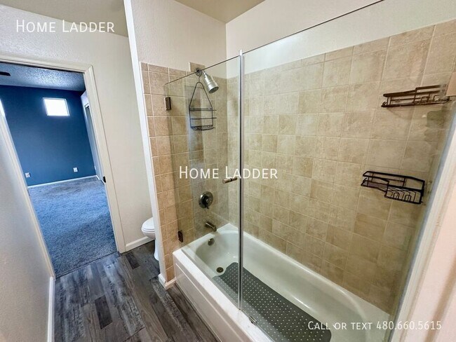 Building Photo - 1702 N Ventura Ln