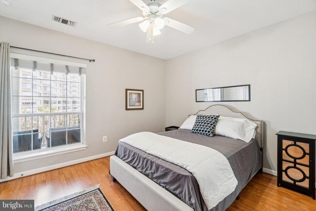 Building Photo - 4550 Strutfield Ln