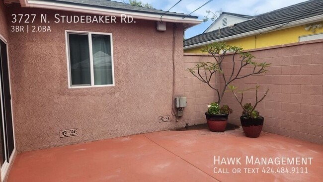 Building Photo - 3727 N Studebaker Rd