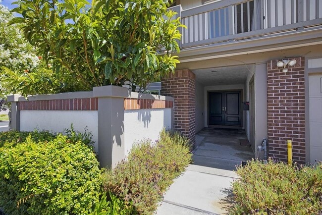 Building Photo - 976 Pizarro Ln