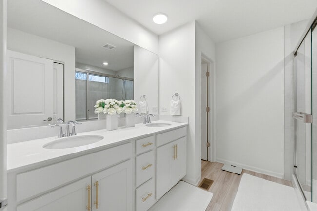 Building Photo - 8503 Rosehall Dr