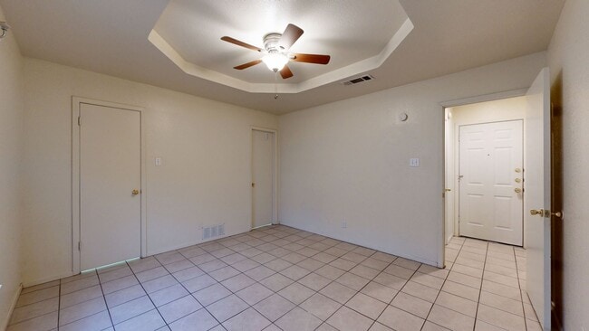 Building Photo - BRAND NEW STAINLESS STEEL APPLIANCES, ALL TILE HOME $1,295