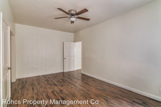 Building Photo - 420 N Coronado St