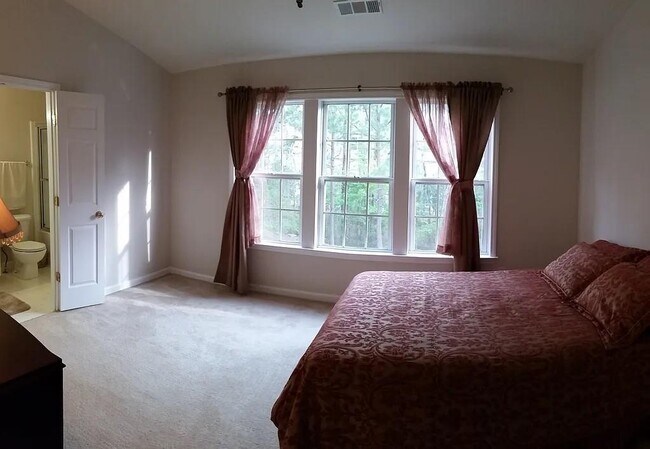 Building Photo - 3423 Lathenview Ct