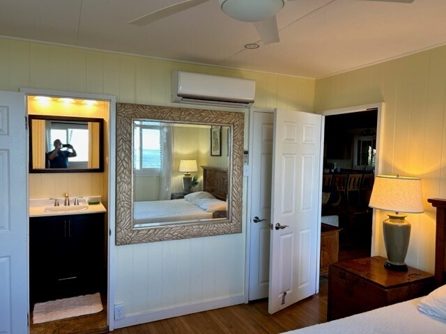 Master Bedroom with private bathroom - 68 -287 Crozier Loop