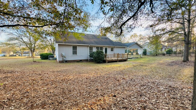 Building Photo - Adorable Three Bedroom Home in Lugoff SC