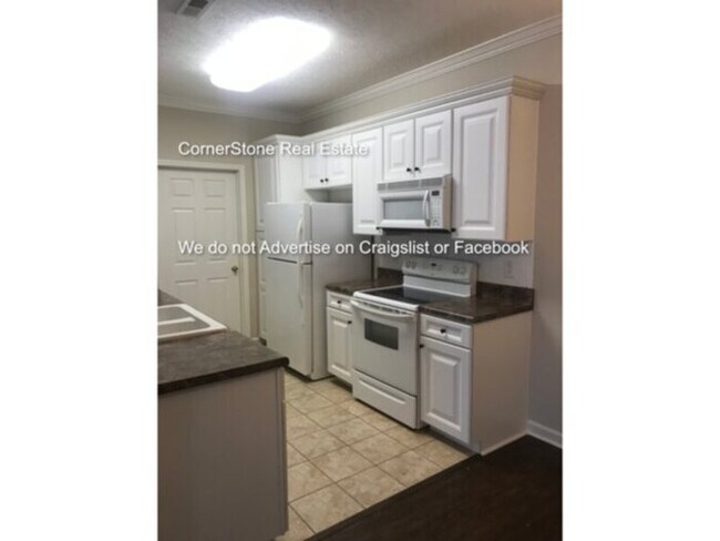 Building Photo - 4040 Bardstown Ct