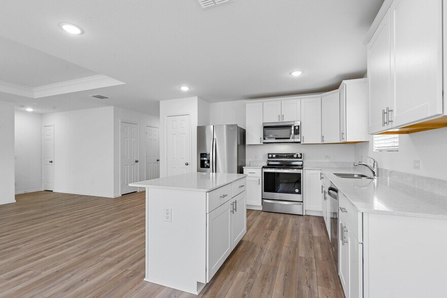 Building Photo - 4433 Benham Dr